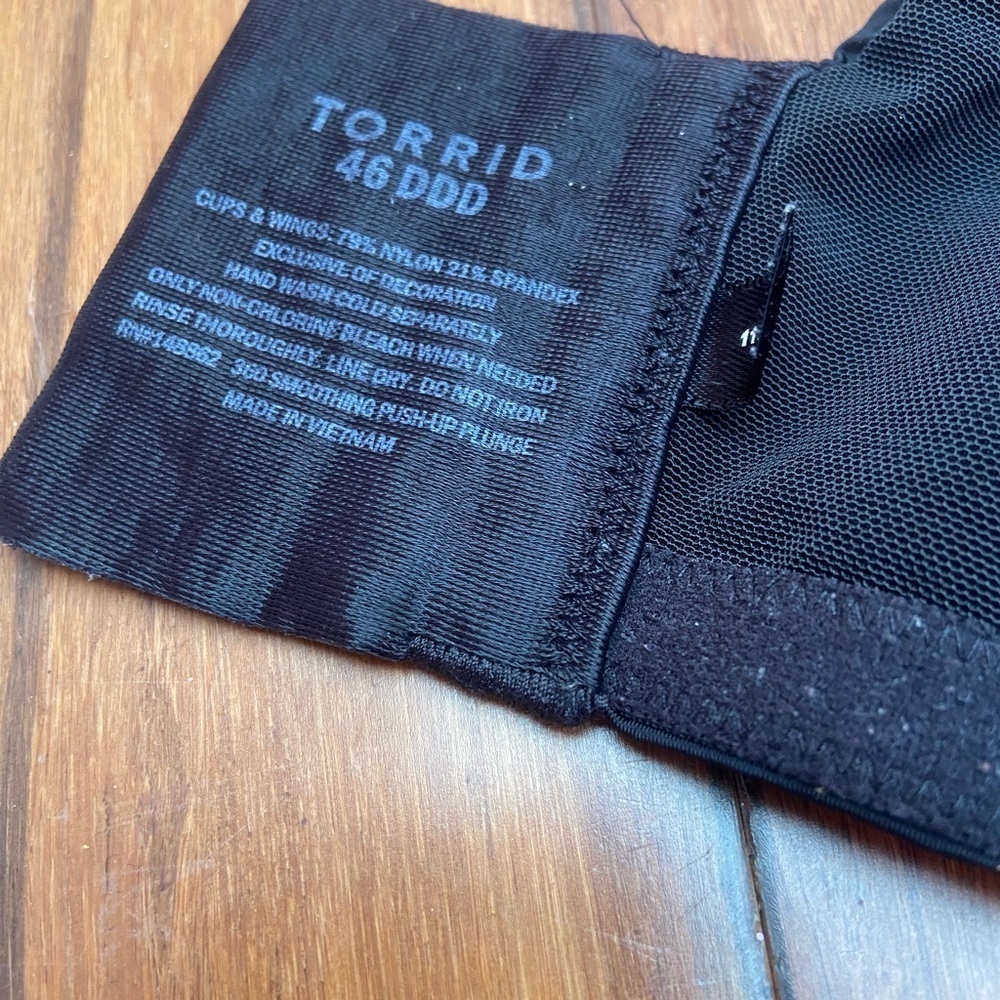 Torrid 46DDD Smoothing Push Plunge Up & Push Plunge Bras Lot Of 2 Black Gray - Picture 15 of 16